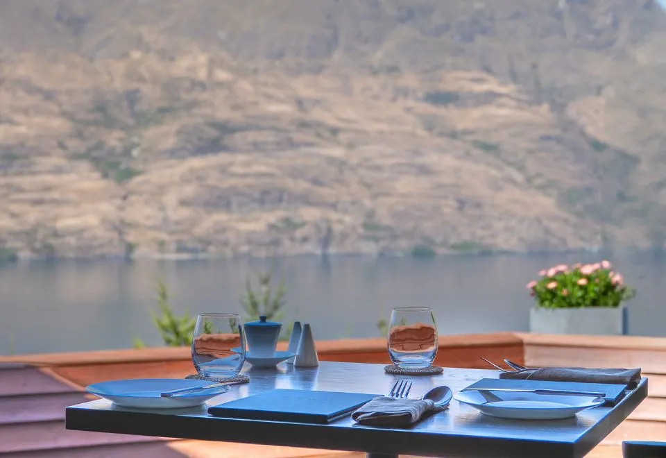 Azur Lodge