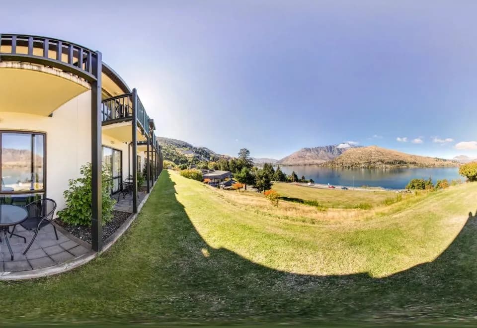 Holiday Inn Queenstown Frankton Road, an IHG Hotel