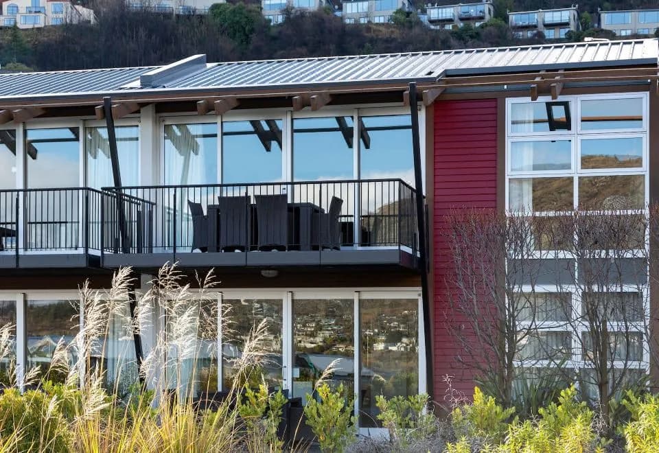 Element Escapes Apartments