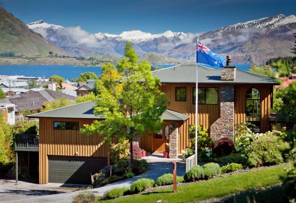 Wanaka Springs Lodge