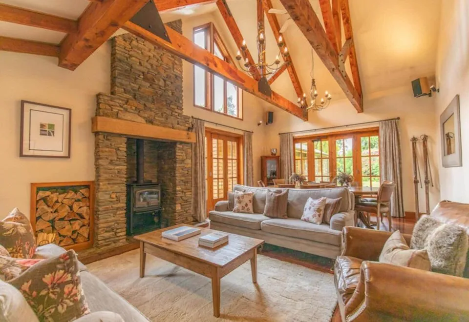 Wanaka Homestead Lodge & Cottages