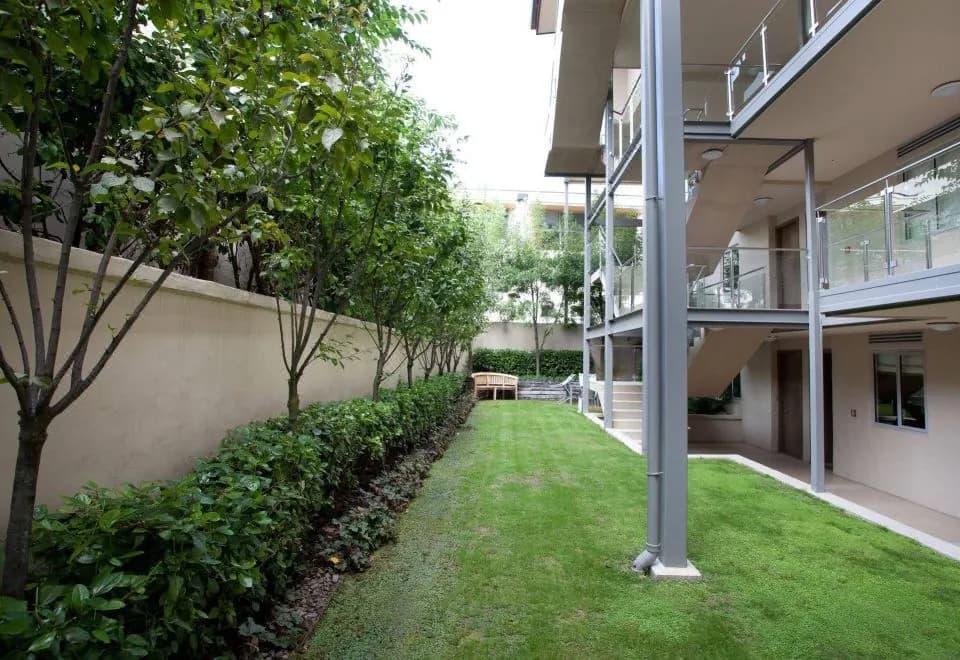 Lakeside Apartments
