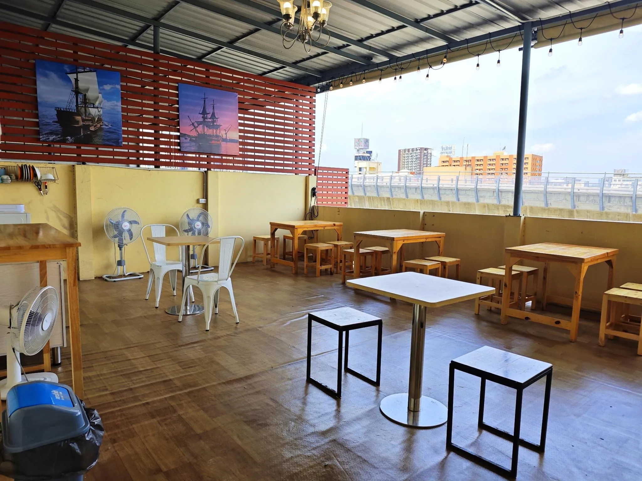 latitude 13 Room & breakfast