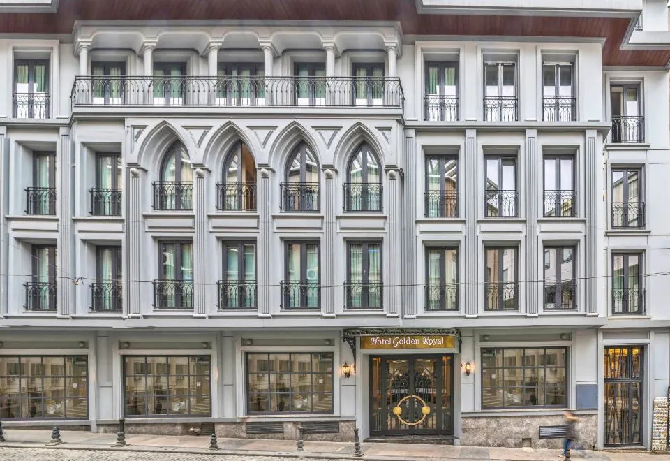 Golden Royal Hotel & Spa