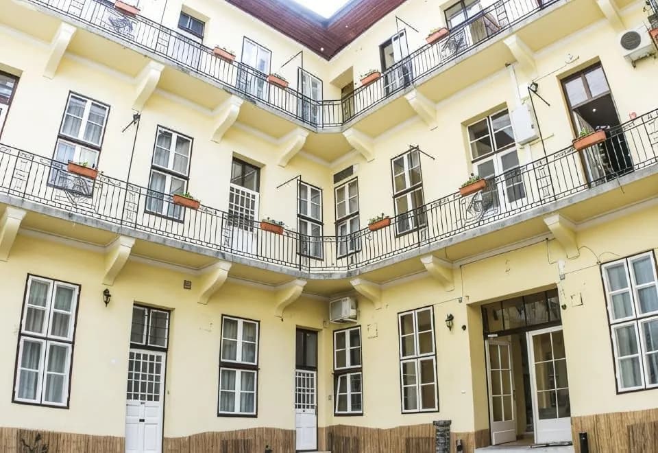 Central Hotel 21 and Apartments