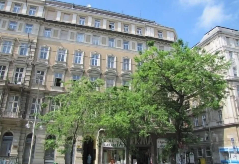 Friends Hostel & Apartments