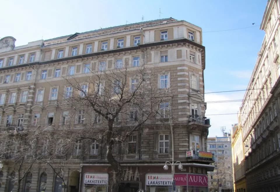 Friends Hostel & Apartments