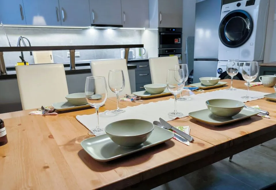 Corvin Point Rooms and Apartments