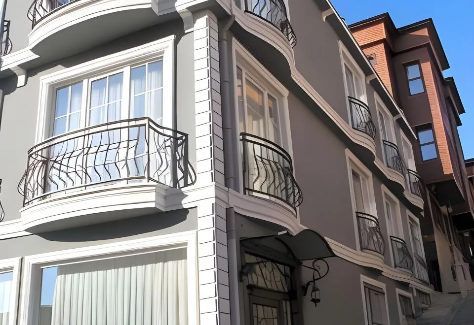 Basileus Hotel