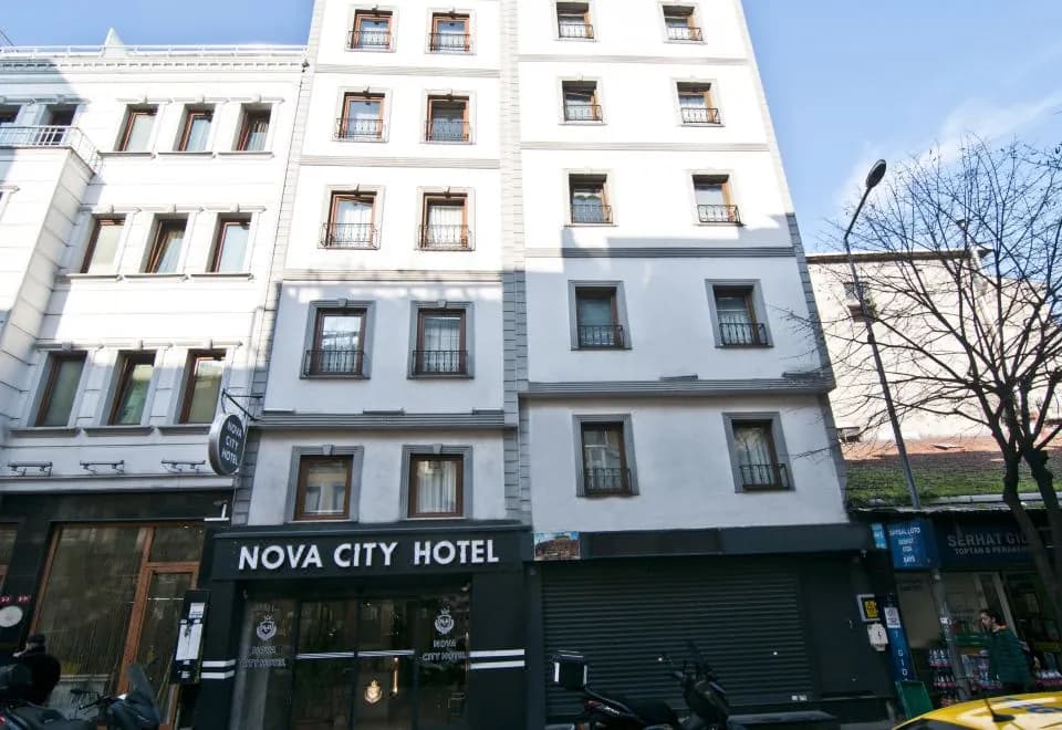 Nova City Hotel