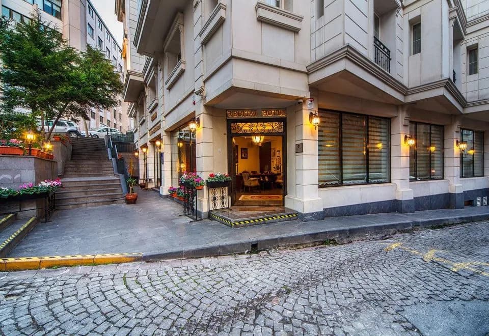 Recital Hotel
