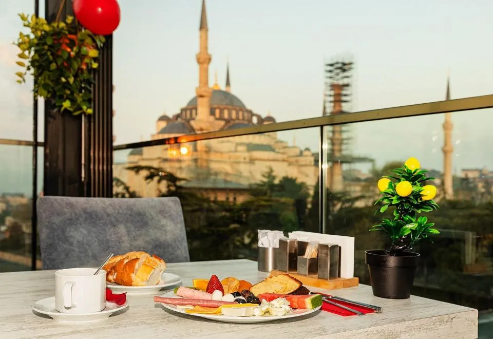 Aristocrat Hotel