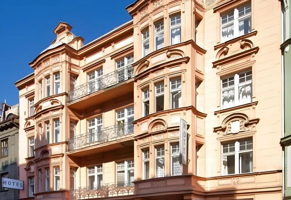 Hotel Taurus