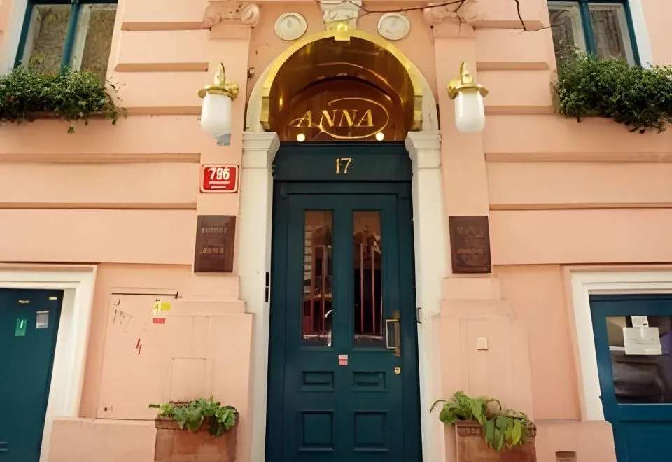 Anna Hotel