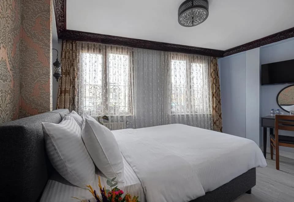Mytra Hotel