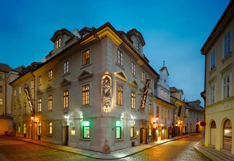 Orea Place Charles Bridge
