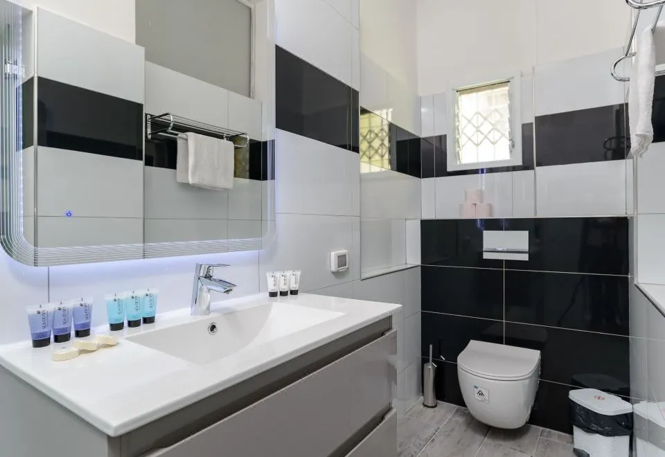 Liber Tel Aviv Sea Shore Suites