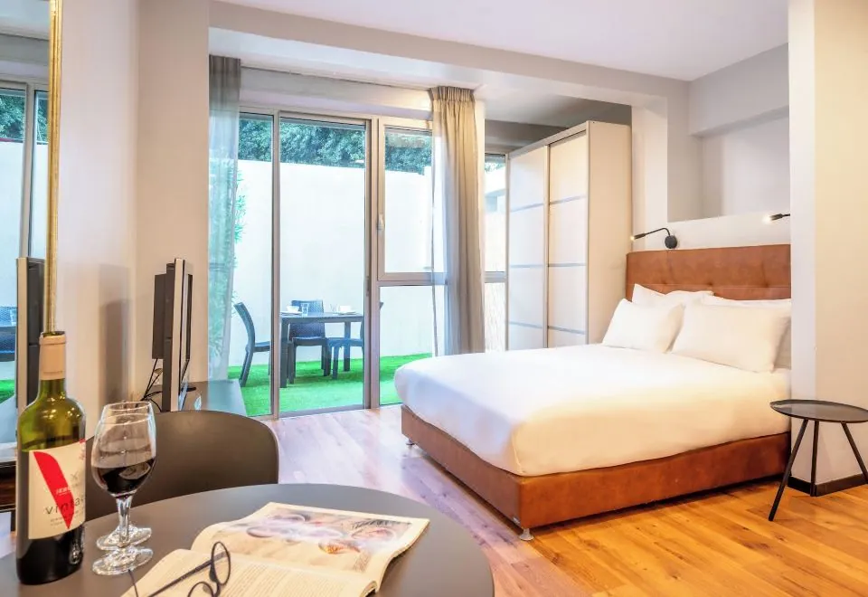 Sea Land Suites