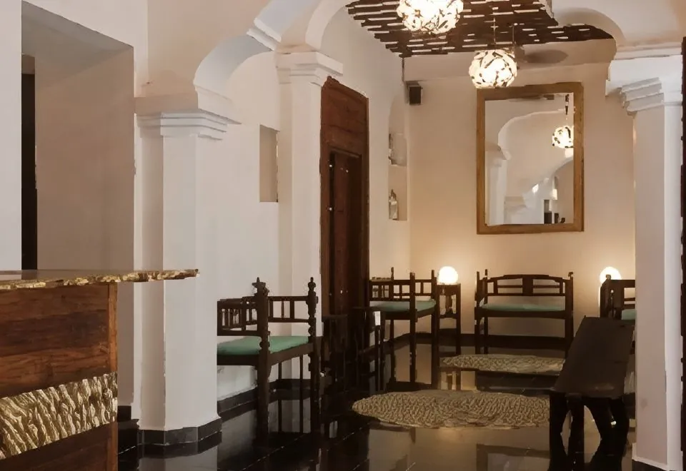 Maru Maru Hotel