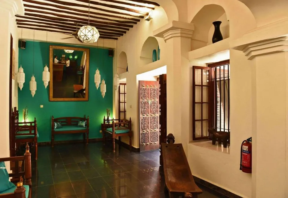 Maru Maru Hotel