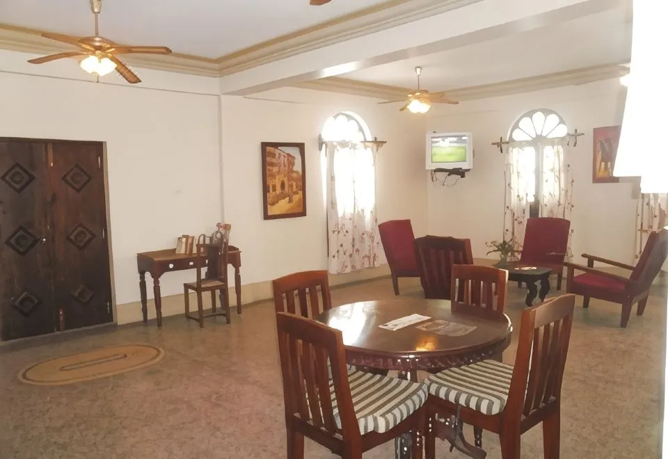 Asmini Palace Hotel