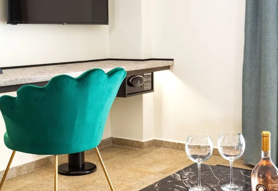 Athens Ivy Suites