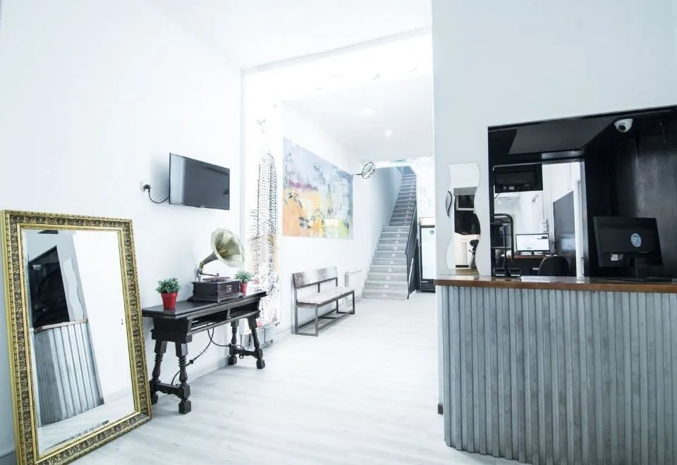Way Hostel
