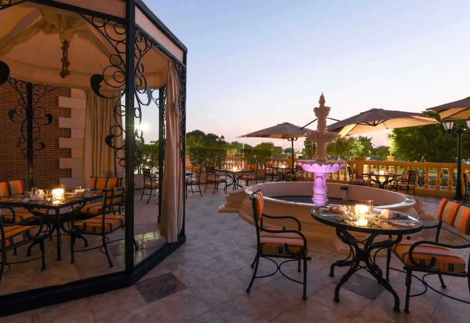 Al Aziziyah Boutique Hotel