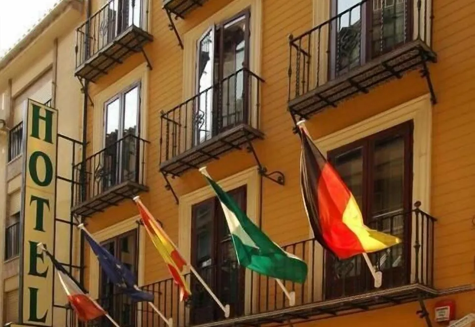 Cedran Hotel