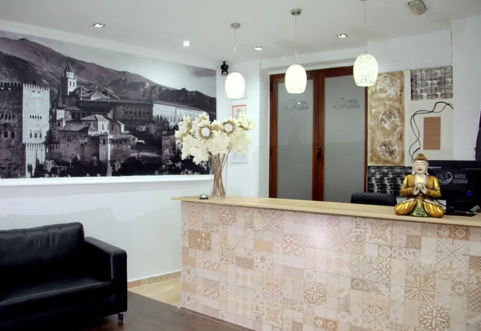 Cedran Hotel