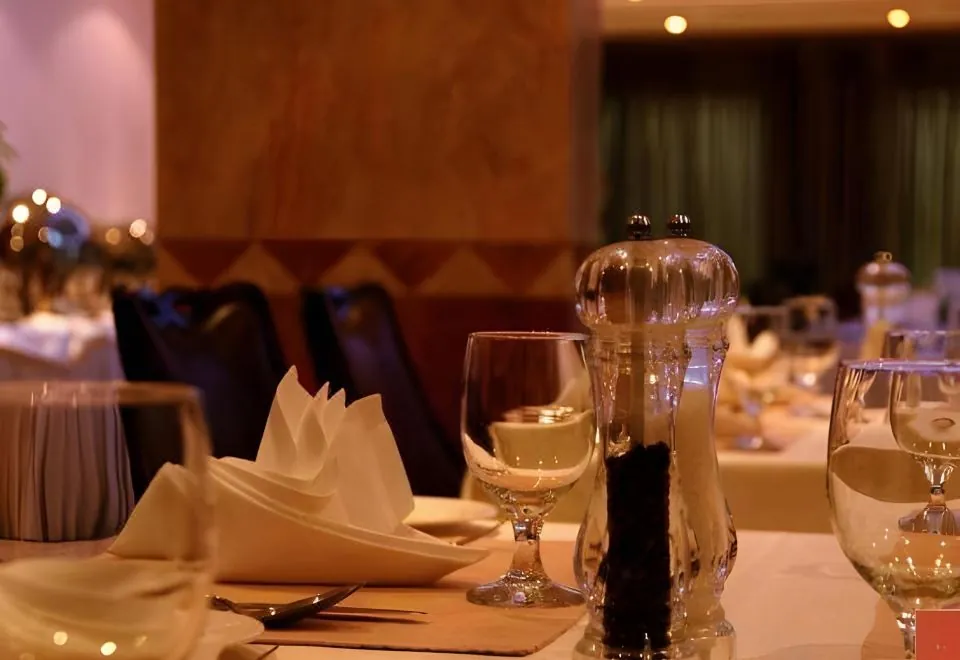 Al Madina Suites Doha
