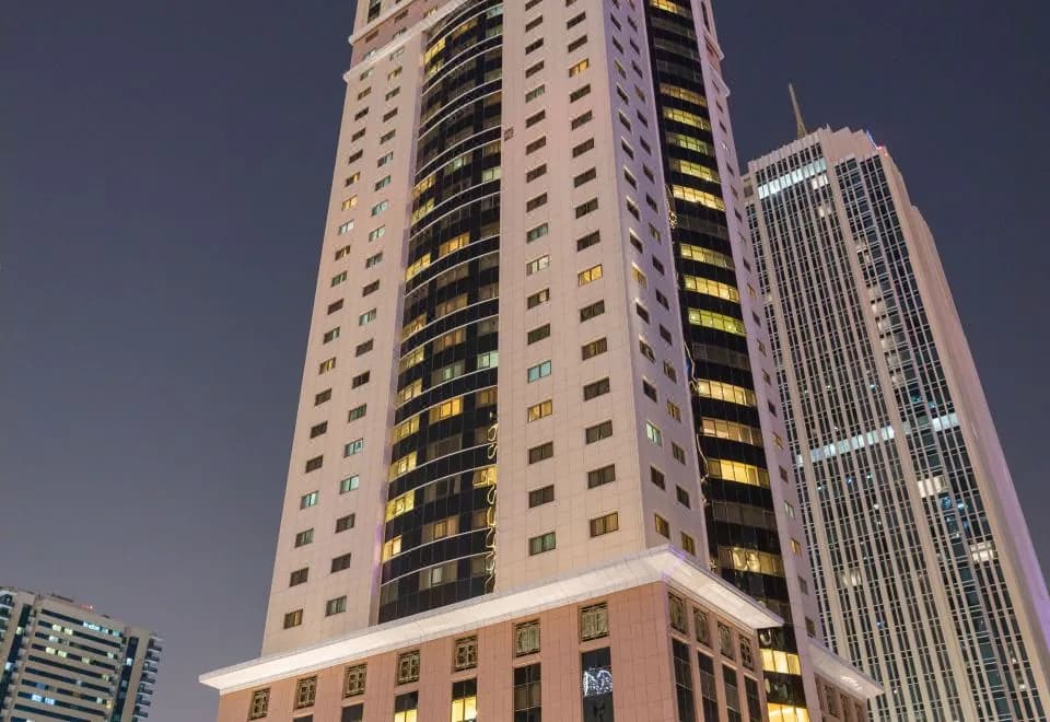 Magnum Hotel & Suites West Bay
