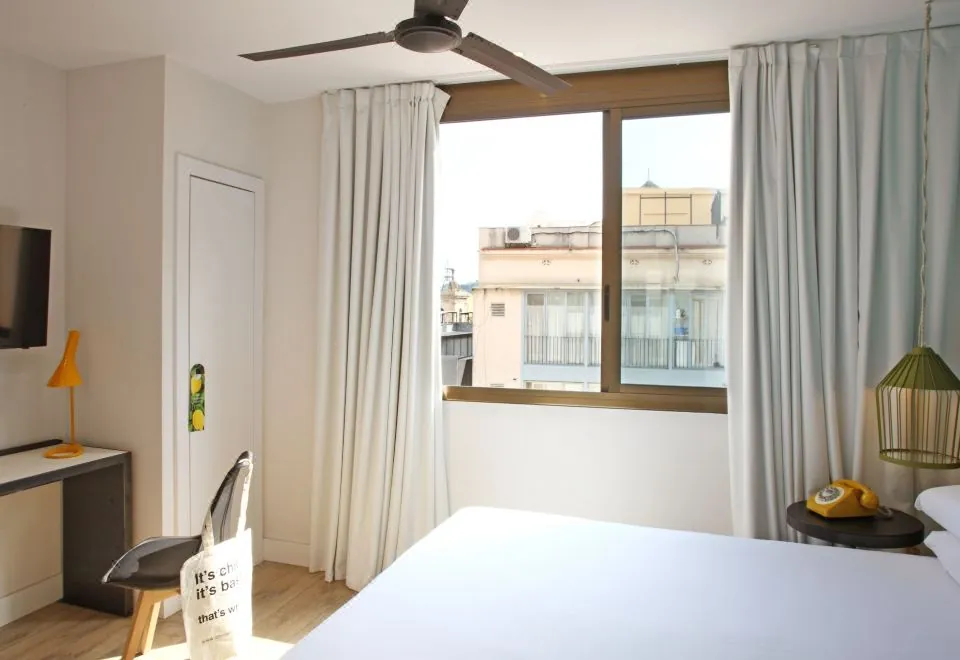 Chic & Basic Lemon Boutique Hotel