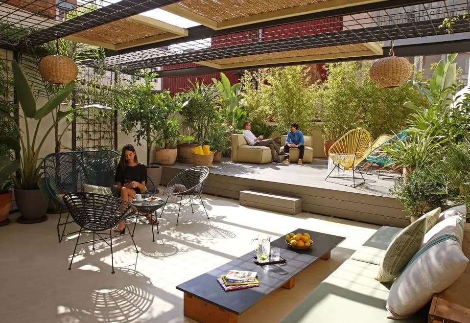 Chic & Basic Lemon Boutique Hotel