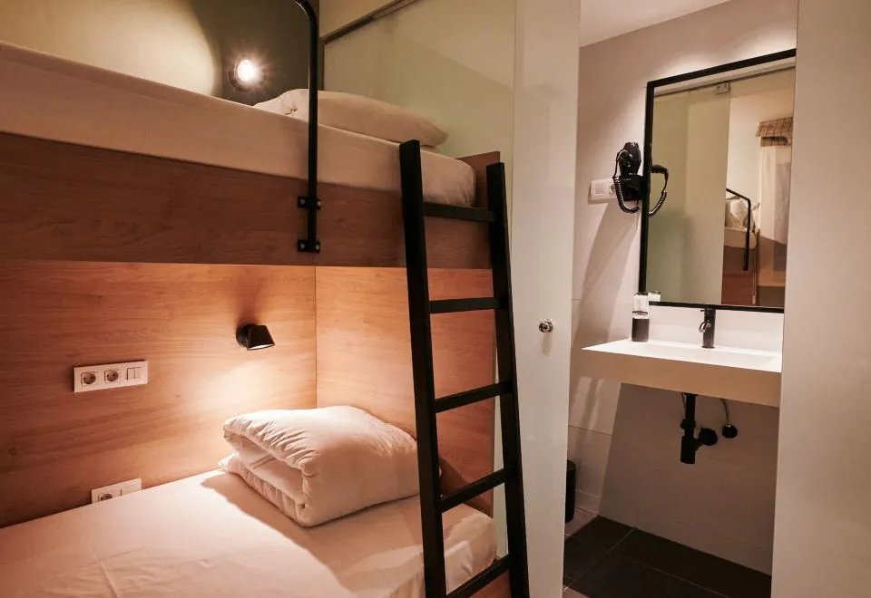 Hotel Curious
