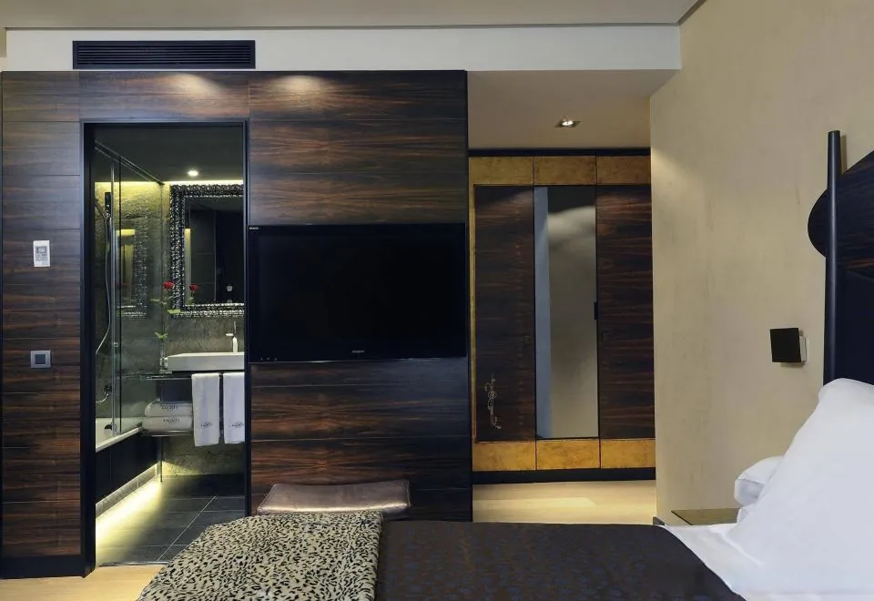Hotel Bagués, a Small Luxury Hotel of The World