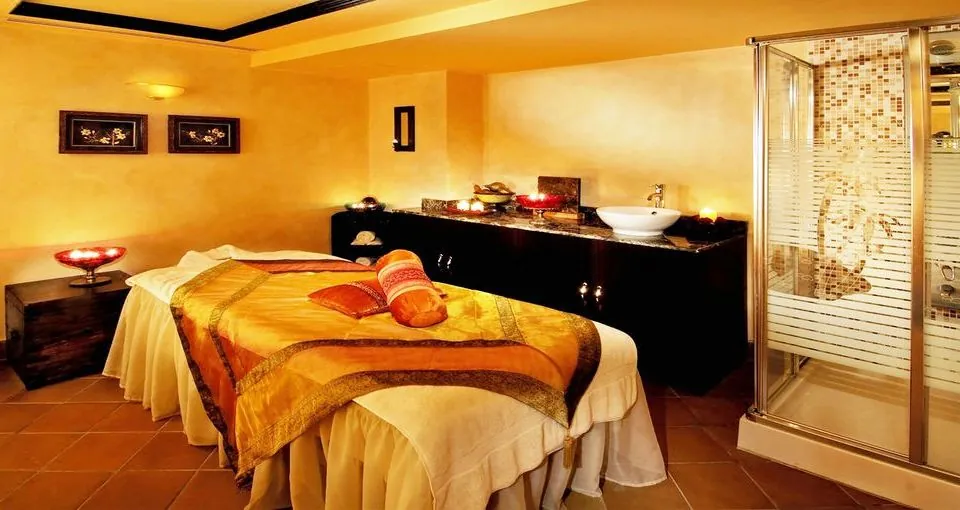 Arabian Courtyard Hotel & Spa