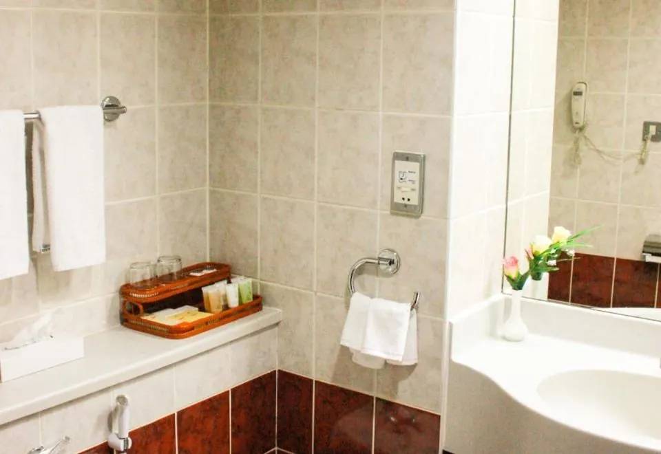Grand Mayfair Hotel