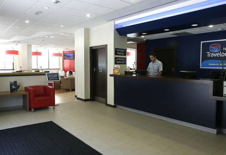 Travelodge Valencia Aeropuerto