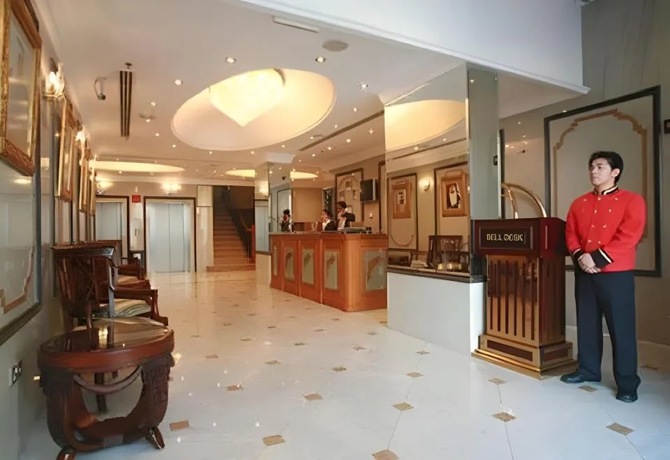 Dolphin Hotel Apartments