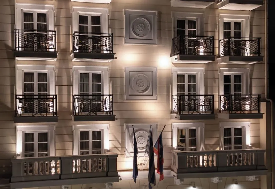 Hera Hotel
