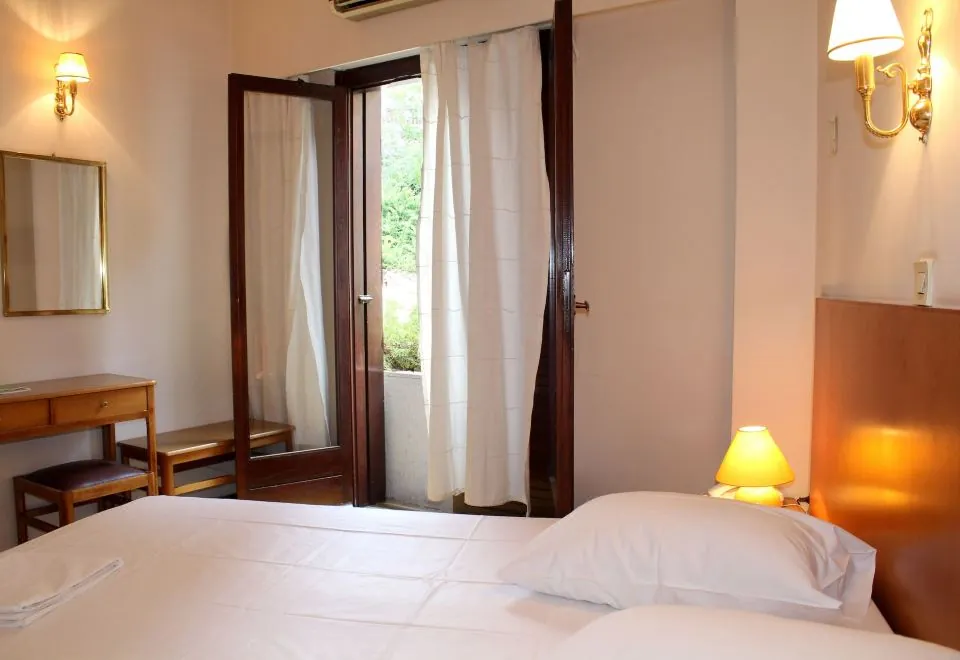 Nefeli Hotel