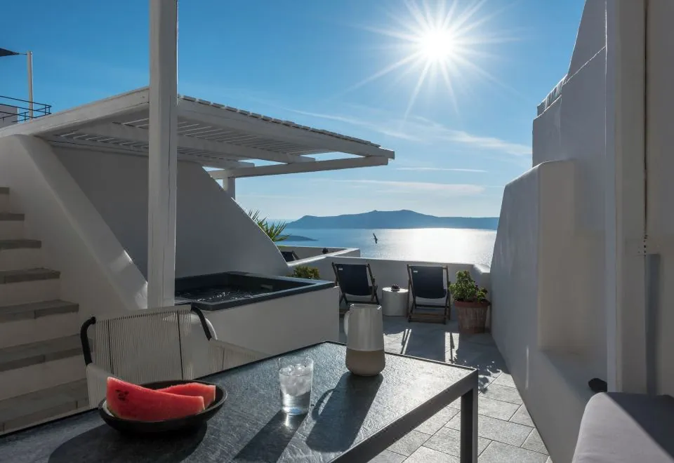 Porto Fira Suites