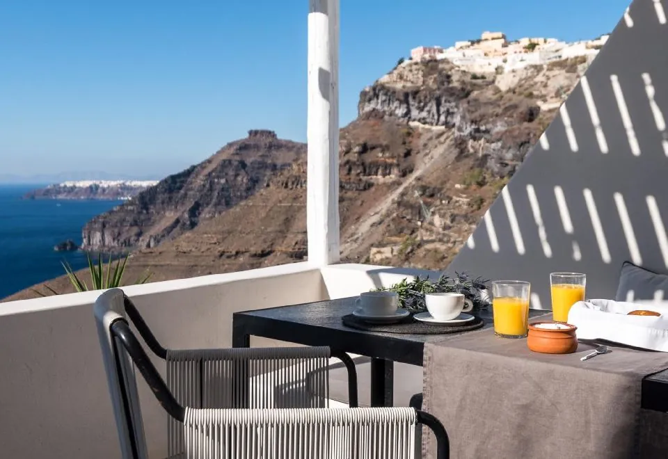 Porto Fira Suites