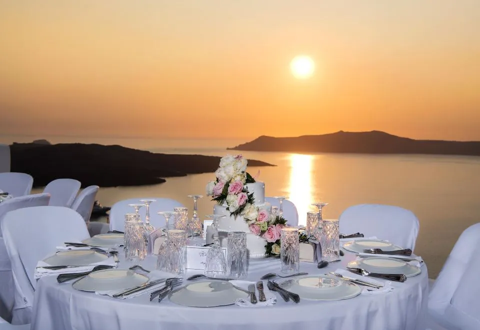 Athina Luxury Suites