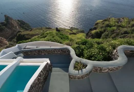 Adamant Suites