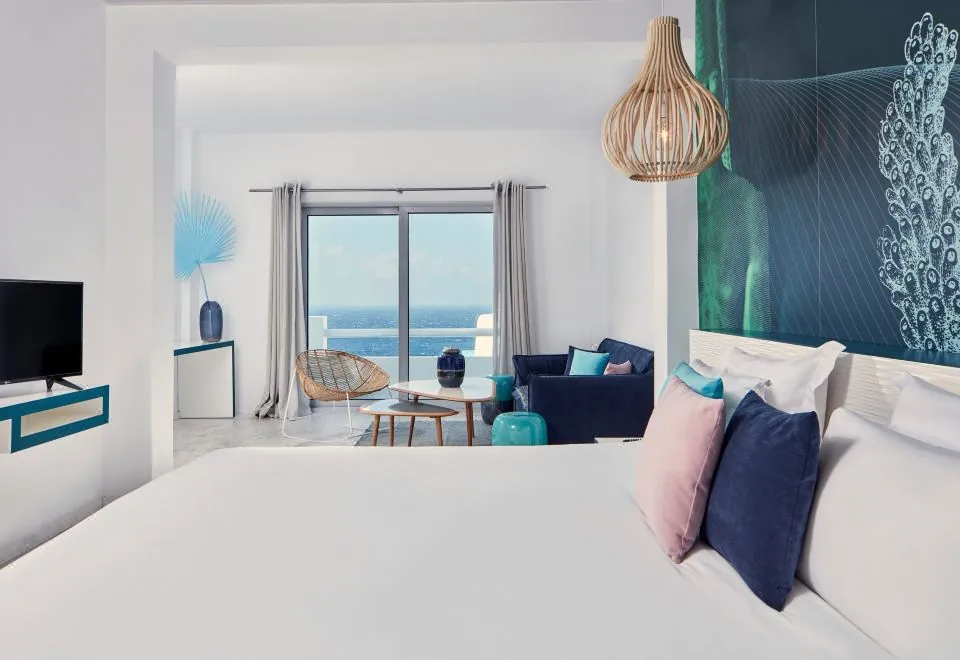 Kouros Hotel & Suites