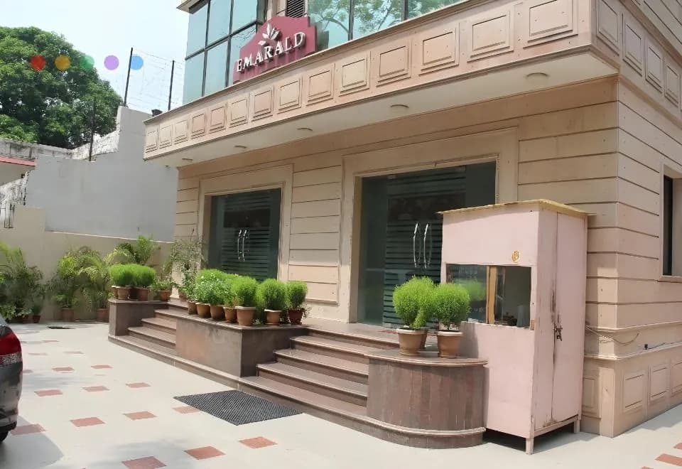 Hotel Emarald, New Delhi