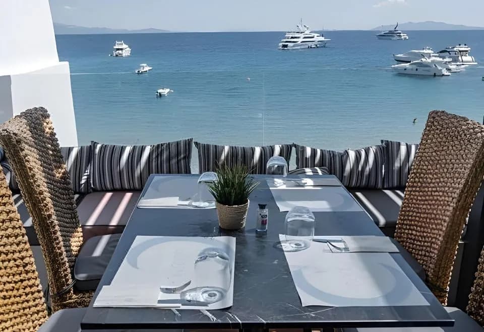 Kosmoplaz Beach Hotel