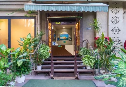 Cosy Grand, Near Chanakyapuri, Embassy Area